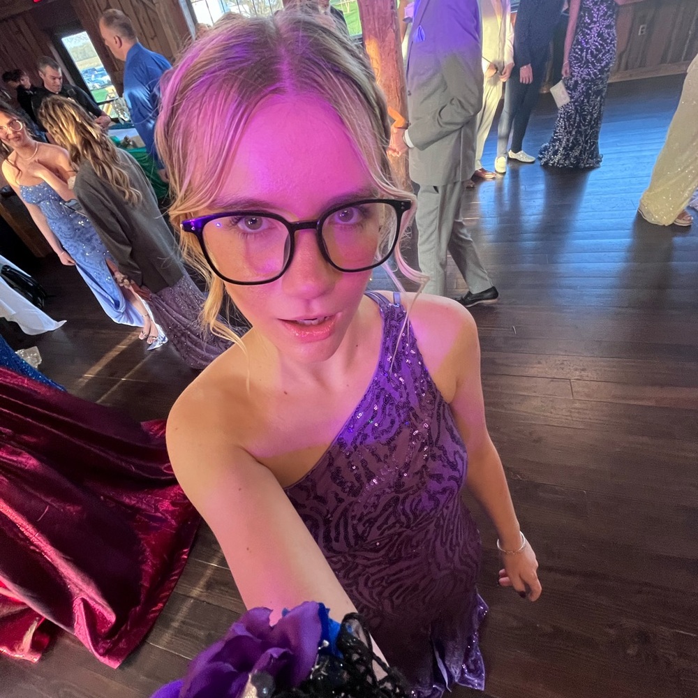 Meet your Posher, Anabel